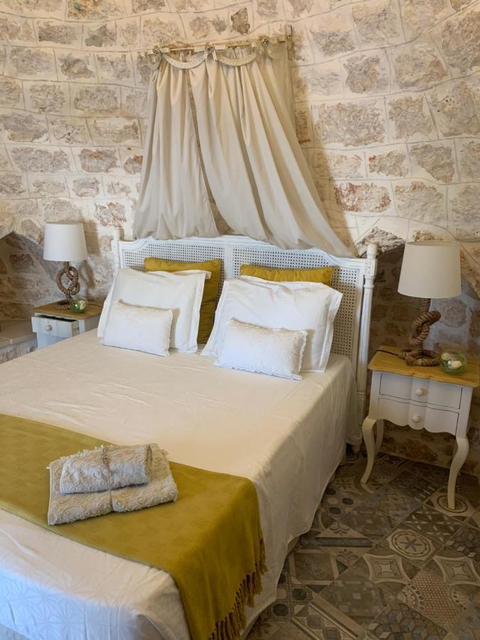 Trulli Tesoro Bed & Breakfast Cisternino Bagian luar foto