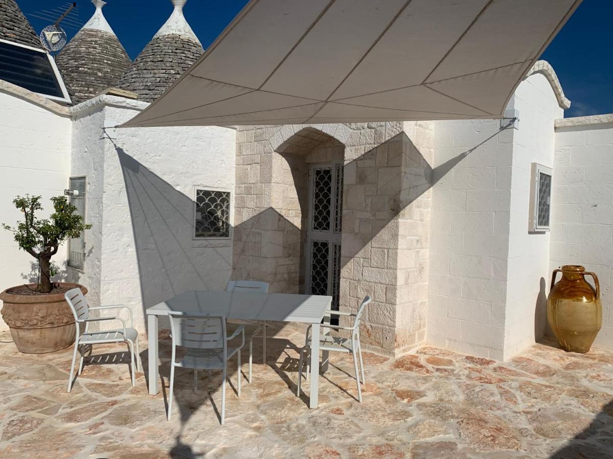 Trulli Tesoro Bed & Breakfast Cisternino Bagian luar foto