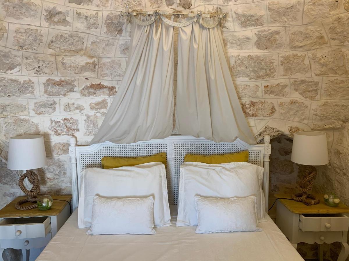 Trulli Tesoro Bed & Breakfast Cisternino Bagian luar foto